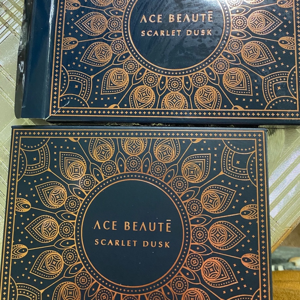 Brand new eyeshadow pallet